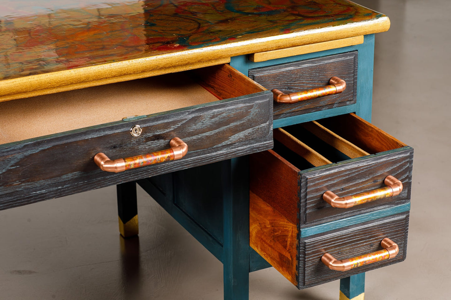 Atelier 1940's Resin Desk